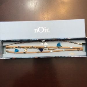 Noir choker necklace